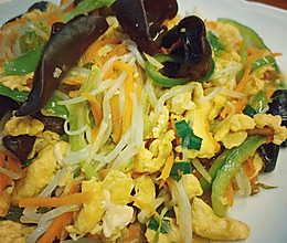 #餐桌上的 春日限定#美味蔬食｜彩炒绿豆芽的做法