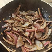 快手午餐—零基础超简单黑椒牛肉炒洋葱的做法图解4