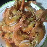 马来风味咸蛋黄焗虾的做法图解4
