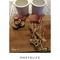 茶树菇瘦肉炖汤的做法图解1