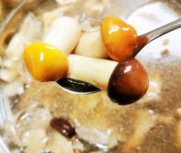 #冬季滋补花样吃法#松茸菌炖骨头汤的做法