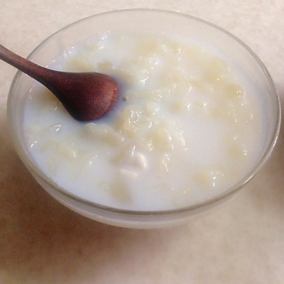 杏仁牛奶皂角米银耳汤（电饭煲20分钟也能炖出浓浓胶质哟～