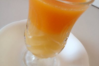 宝宝食谱：双色胡萝卜苹果饮～