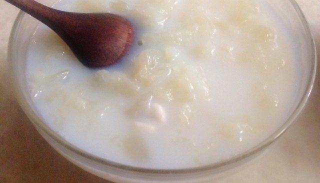 杏仁牛奶皂角米银耳汤（电饭煲20分钟也能炖出浓浓胶质哟～的做法