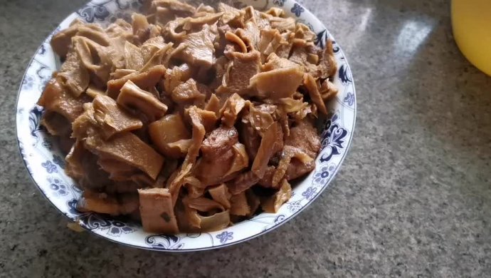 最简单的笋干焖五花肉