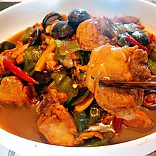 山东传统名菜黄焖鸡