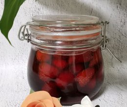 以浪漫之名，熬一罐法式草莓果酱，来封装春季的甜蜜！的做法