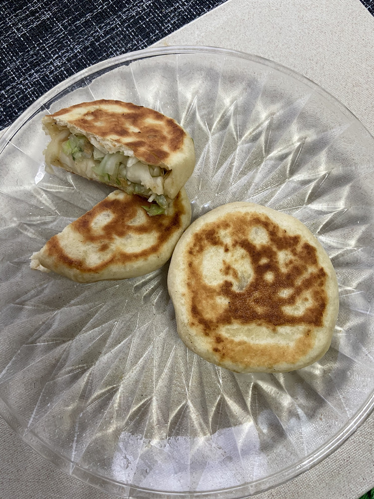 包菜发面馅饼的做法