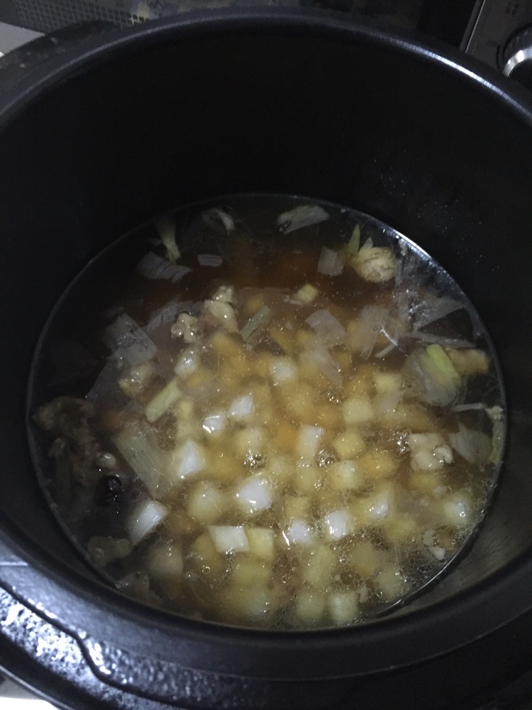 牛肉萝卜汤的做法图解5