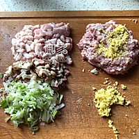 破酥包PK酱肉包的做法图解6