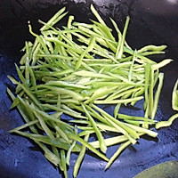 青椒炒香干的做法图解2