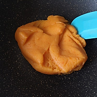 酥皮金沙奶黄月饼的做法图解8