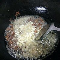 香椿牛肉酱的做法图解7