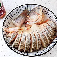 孔雀开屏鲈鱼的做法图解3