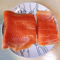 #安佳新年聚会食谱#烘蛋的plus版来了-三文鱼菠菜烘蛋的做法图解1
