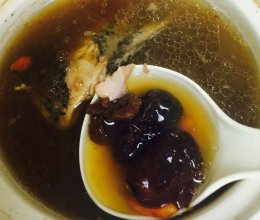 红枣枸杞山楂鲫鱼汤的做法