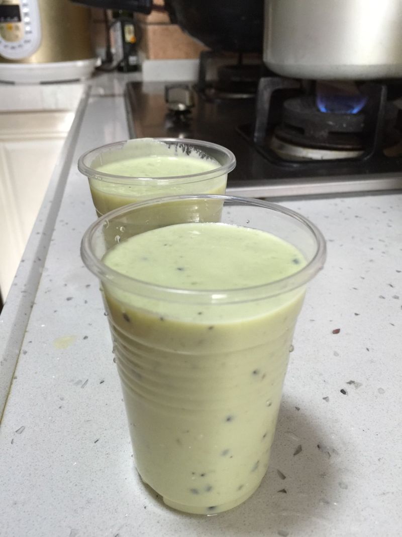 百香牛油奶昔