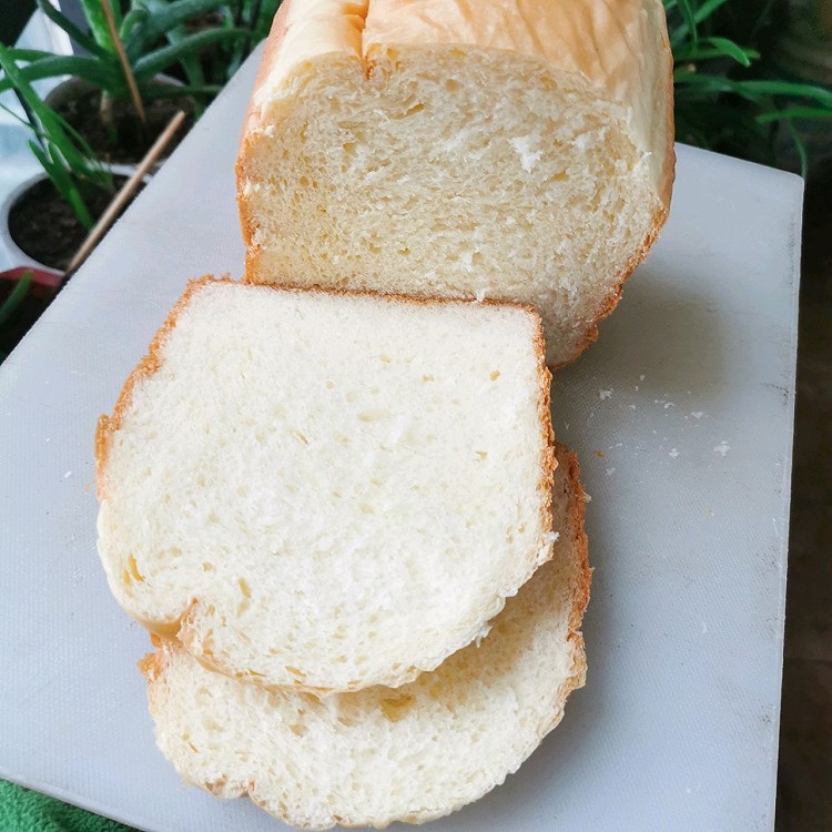 普通面粉植物油面包机面包的做法