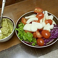 牛油果两吃 : 水果蔬菜沙拉+牛油果焗蛋的做法图解3