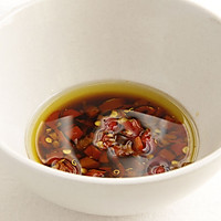 橄榄油剁椒拌豆腐的做法图解1