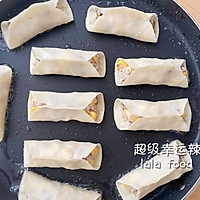 #仙女们的私藏鲜法大PK#青花鱼玉米脆底锅贴的做法图解4