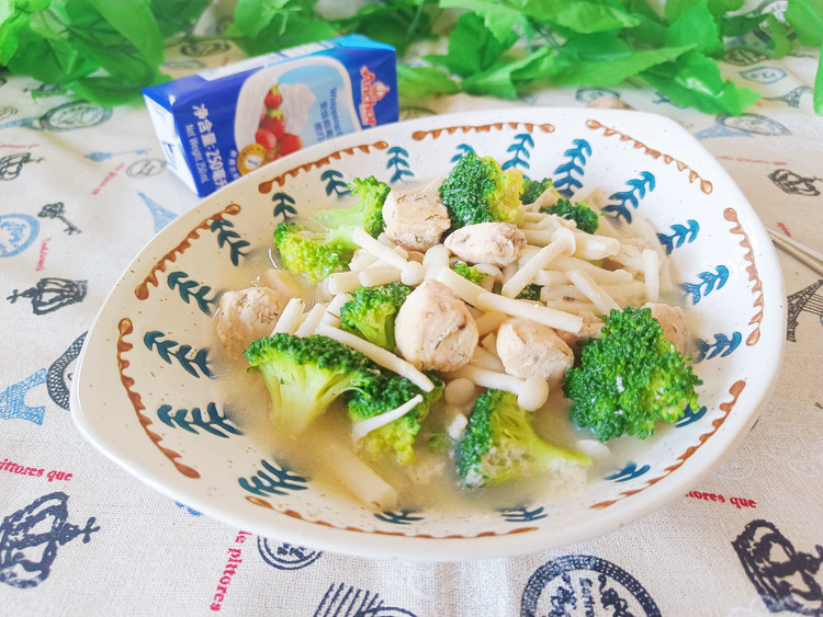 鸡肉蔬菜奶油汤的做法