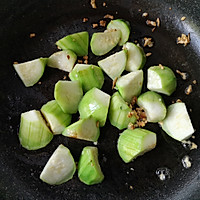 清热低脂，美味养生的的丝瓜鲜虾煲，全家都爱吃！的做法图解13