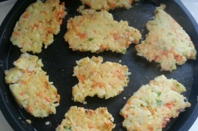 电饼铛系列萝卜葱花剩米饭饼之早餐