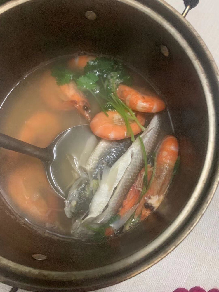 生滚小白鱼海虾汤的做法