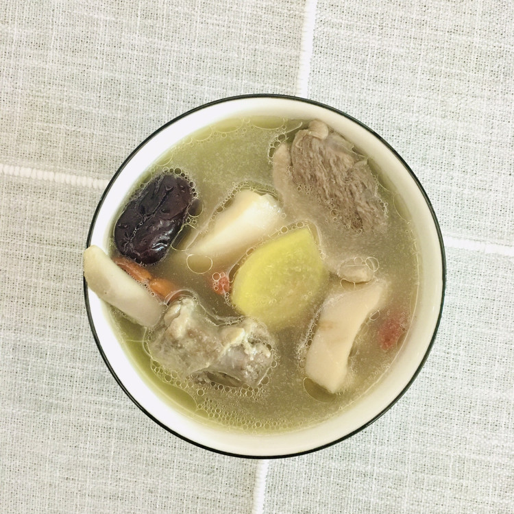 莲藕鸭汤的做法