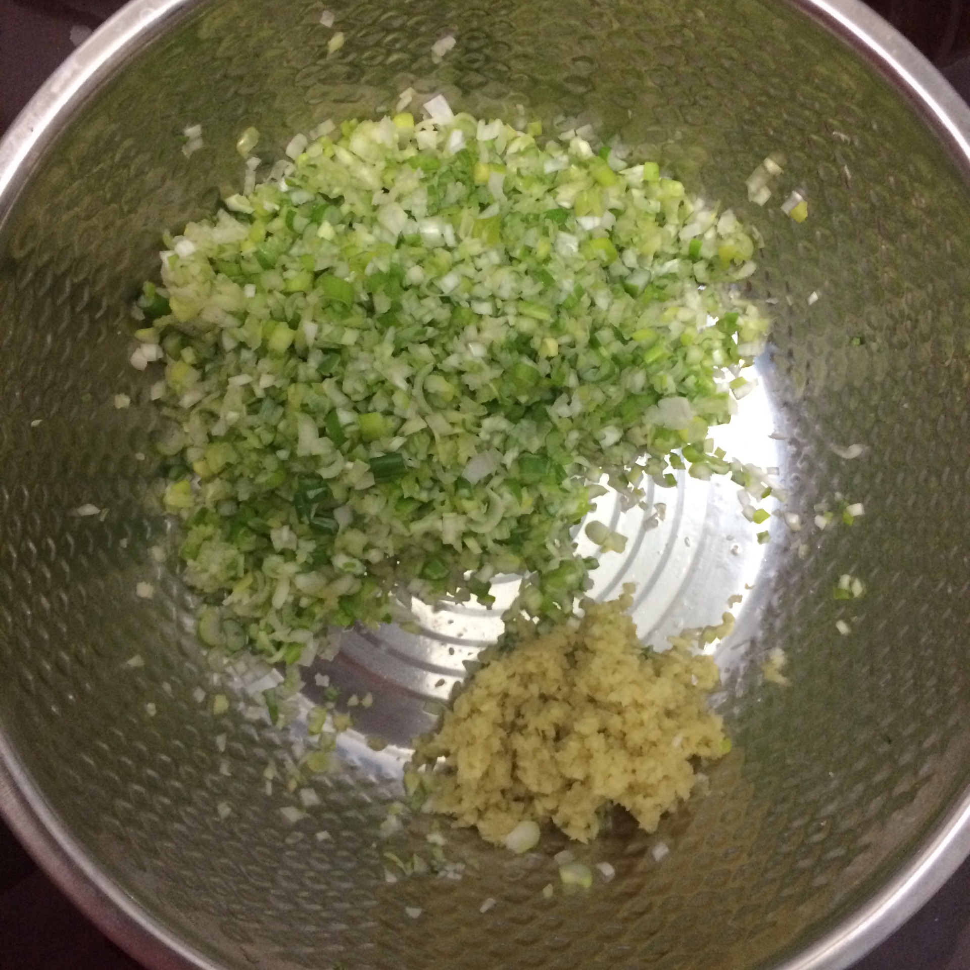 猪肉酸菜馅饺子的做法图解6