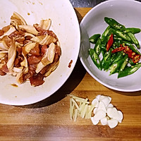 杏鲍菇炒肉片的做法图解1