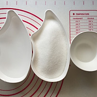 冰酒蔓越莓月饼的做法图解1