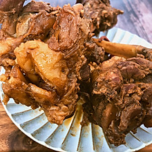 浓香四溢的酱大骨