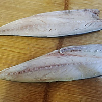 蒜香莳萝烤挪威青花鱼的做法图解1