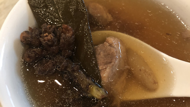 润肺止咳的最佳食疗汤—枇杷花麦冬猪肉汤的做法