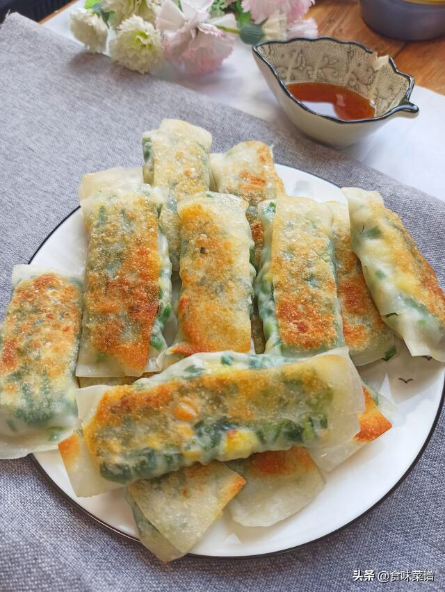 简单韭菜豆腐鸡蛋盒子早餐的做法