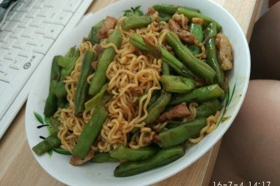 豆角焖方便面