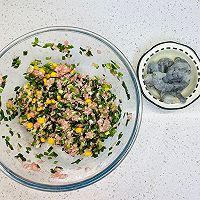 翡翠虾仁玉米蒸饺的做法图解3
