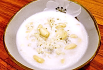 椰汁薏米花生甜汤的做法