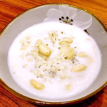 椰汁薏米花生甜汤