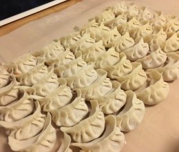 鹌鹑蛋三鲜饺子的做法