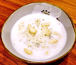 椰汁薏米花生甜汤的做法