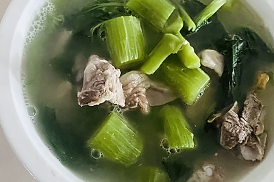 青笋炖排骨汤