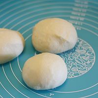 金枪鱼披萨的做法图解3