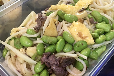 好吃停不下来的牛肉鸡蛋青豆茭白面