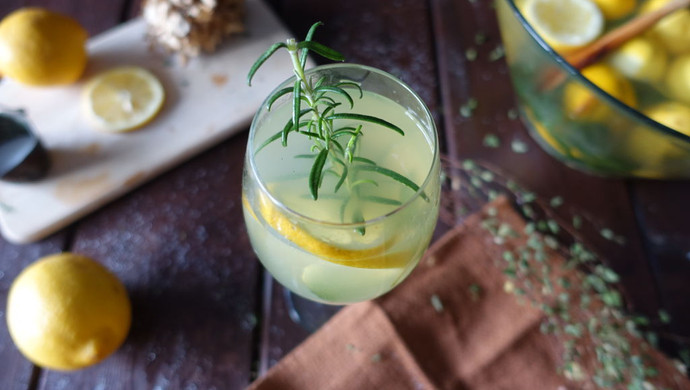 香草迷迭香柠檬汽水【安卡西厨】