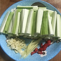 夏日小菜，蒸蛋➕丝瓜豆皮的做法图解4