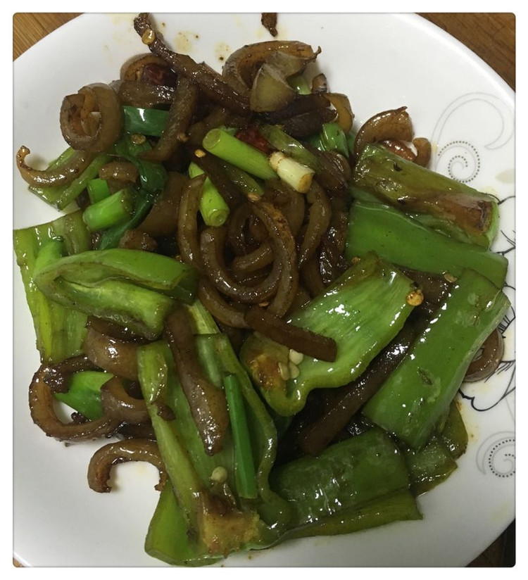 辣炒肉皮的做法
