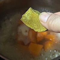 #为爱下厨 七夕橄浪漫#金龙鱼的咖喱味道的做法图解3